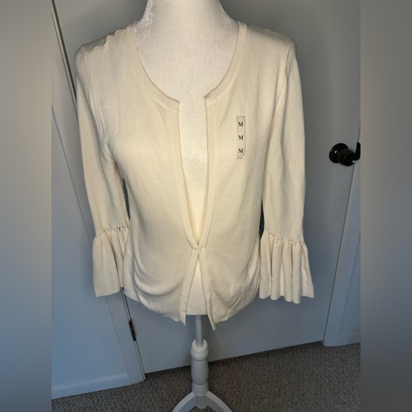 Elize J long bell sleeve white sweater size M - Picture 1 of 7